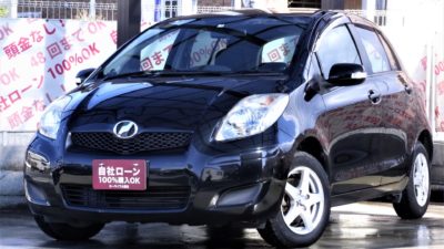 VITZ　ヴィッツ　F　【下取り大特価☆車両】　下取りだからできるこの価格!!　フルセグTV・DVD走行中視聴可!!　月々1万円台～でコンパクトカーお乗りいただけます(^^♪　お財布に優しく、大きさも乗りやすい車両です☆　《1年保証付》