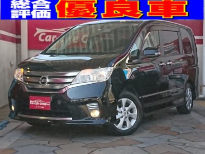 セレナ　ハイウェイスター・Ｖセレクション　☆総合評価優良車☆　8人乗りでも両側パワースライドドア＆ワンタッチオートスライで乗り降り楽々♪♪♪　アイドリングストップ搭載車　室内広々・ウォークスルーＯＫ！！後席を充実に・地デジフルセグ走行時視聴可能＆フリップダウン付いてます♪♪♪　☆車検２年付☆　月々3万円台！！