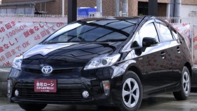 PRIUS　プリウス　S　～30系後期～　燃費抜群のハイブリッド車💡　バックカメラ!!　ドライブレコーダー付いています👌　純正メモリーナビでTV・BluetoothAUDIO可能!!　人気のブラックです(^^)　《1年保証付》　