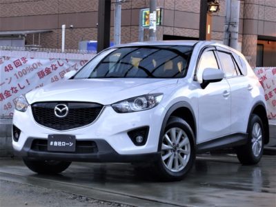 ＣＸ－５　ＸＤ　✨クリーンディーゼル✨　★5人乗りクロスオーバーSUVのパール色★　クリーン性能を存分に楽しむ「XD」　アイドリングストップ機構「i-stop（アイ・ストップ）」搭載❕❕　燃料代がお得なディーゼル車💣　カタログ燃費18.6km/L　流行りのディーゼルSUVのパール色是非ご検討ください❕❕《1年保証付》