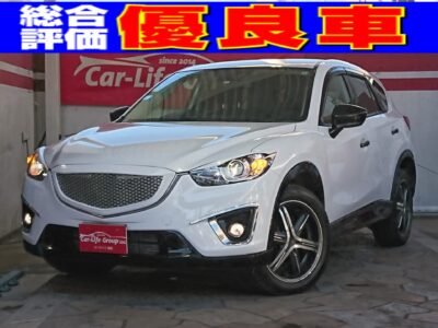 CX-5　 XD　 Lパッケージ　クリーンディーゼル4WD　★総合評価優良車★　革巻きハンドル、黒革シート＆パワーシート＆シートヒーター　室内、内装装備充実してます♪♪♪　外装には、社外フロントグリル　社外アルミホイール19インチ　スタットレスタイヤ　車検もタップリ付いてます♪♪♪　