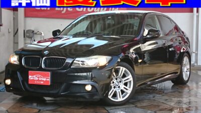 BMW 3シリーズ　320i　Mスポーツプラス 　☆後期型☆  　☆総合評価優良車☆　HIDプロジェクターヘッドライト＆イカリングでオシャレ♪♪♪　室内、フルオートパワーウインドやルームミラー式ETC　ステアリングスイッチなど装備充実！！　☆車検2年付き☆