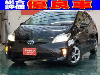 プリウス　S　★総合評価優良車★　人気の30後期！！！最近増えてる通勤需要や燃費の良さを求める声にお答えできるのはやはりコイツしかいない！(*´ω｀*)国産車トップクラスの低燃費性能で長距離でもガソリン代が気になりません！！中間グレードのSなので快適装備も色々付いていて便利！！嬉しい車検2年付き！！！