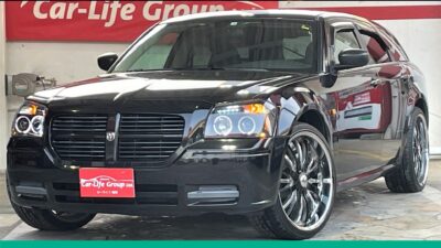 DODGE_MAGNUM     ダッジ　マグナム　☆ＳＥ・２，７００ｃｃ☆人気のブラックマグナム再入庫！！ド迫力のＢＩＧステーションワゴンタイプ！！社外メディア機能有！！ＤＶＤ・ＳＤ・Ｂｌｕｅｔｏｏｔｈ搭載！！バックカメラ付！！社外イカリングＬＥＤ付インナーブラックヘッドライト！！内外装程度良好！！