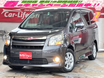 ノア　★Ｓｉ・両側パワースライドドアー★   ✨💐春のキャンペーン！価格破壊⚡対象車両💐✨　⚡🌸100万➡90万🌸⚡  　月々２万円台ミニバン・続々入庫中！！純正多機能ＨＤＤナビ搭載！！革巻きハンドル・パドルシフトで軽快なシフトチェンジも可能☆明るいキセノンヘッドライト！！ワイドボディＳｉ・３ナンバータイプ！！純正フリップダウンモニター付！！