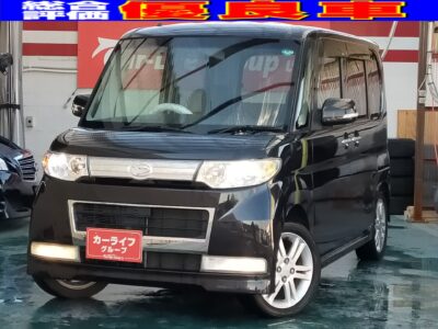 タント　カスタムVセレクション　ターボ　★総合評価優良車★人気の375タントが人気に付き再入庫致しました！！！軽でもよく走るインタークーラーターボ付き(；ﾟДﾟ)日常使いならまず不便しない1台です♪主流となりましたピラーレススライドドアの代表格ではないでしょうか？？夜道も明るいHIDヘッドライト付きで安心です！！納車時新品タイヤ付きでさらに安心です！！車検長めの✨✨4年4月✨✨まで！！！