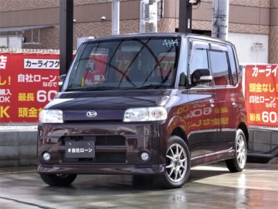 TANTO　タントVS　【特別仕様車グレード】　人気の格安軽自動車シリーズ🌞　オシャレなミスティックレッドクリスタルメタリックカラー✨　お気軽に月々1万円台～🙌　TV・DVD視聴可のメモリーナビ付いています📺　後席フルフラットにできるので大きな荷物も載ります(#^.^#)　キーフリーシステムでドアの開け閉め楽々♪　社外AW👍　《1年保証付》