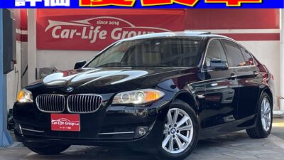 BMW　５２３i　✨総合評価優良車✨　高級感満載のレザー電動パワーシート&シートメモリー！！純正HDDナビ地デジフルセグ&バックカメラ&クリアランスソナー装備でワイドボディーでも安心！！しかもサンルーフ付き！！走行８万㌔台！！人気の黒の５シリーズ人気車輌に付きお問合せお急ぎください(^_-)-☆