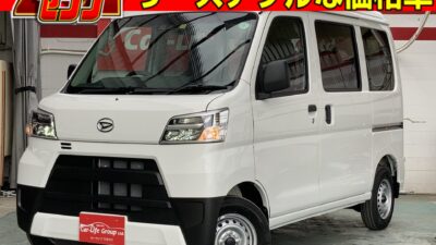 HIJET　ダイハツ　ハイゼットカーゴ　デラックスSA3　☆総合優良車☆✨✨衝撃走る(ー_ー)!!当店唯一のＳ級お仕事グルマ！！走行２００㎞でまだまだこの先も大活躍間違いなしです♩車検たっぷり♪R4年11月まで♪最近増えてる独立開業の個人事業主様にもオススメの1台💣💣宅配にも建設にもお仕事にピッタリの軽貨物♫席上にも物が入るシェルフつきでなくしやすい小物でもしっかり収納✨すぐに取り出せますよ♪★黒ナンバーご相談ください★人気のスマートアシスト付きで安全運転にも寄与します！！！