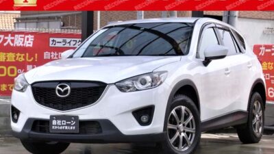 CX-5　XD　【⛽アイドリングストップ付きイチオシ低燃費車両⛽】　【360°動画 大好評実施中】【アイドリングストップ付きクリーンディーゼルSUV】　4WD　上質で気持ちのいい走りと、優れた燃費性能を両立🍃　大容量ラケッジスペースで荷物も多く載ります📦　バックカメラやミラー一体型のサイドカメラで駐車も安心📸　GPSレーダー探知機や純正エンジンスターターなども付いていて装備も充実🥳　ご希望のお客様には純正17インチAW（ノーマルタイヤ）お付けいたします！！　🌜大阪店専用HPにて360°画像💫&動画🎥を随時更新中❗carlifegroup.jp で検索🕵️‍♂️🌛《1年保証付》