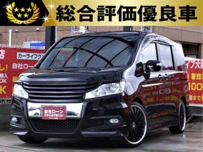 STEPWGN　ステップワゴン　スパーダZ　【総合評価優良車】　社外フロントグリルや社外19インチアルミホイールでインパクト抜群のRK系ステップワゴンスパーダ❗❗　走行中フルセグTV･DVD視聴可能📺　嬉しい大画面フリップダウンモニター！！　バックカメラ付きなので駐車も安心です📸　車内は無限フロアマット&レザー調シートカバーでスポーティなデザイン🏁　本革巻きステアリング&パドルシフトで走破性能も良好です😎　大人気車種のためお問い合わせはお早めに💣　🌜大阪店専用HPにて360°画像💫&動画🎥を随時更新中❗carlifegroup.jp で検索🕵️‍♂️🌛《1年保証付》