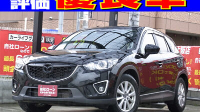 CX-5　XDディスチャージP　アイドリングストップ付きクリーンディーゼルSUV再入荷✨　アイドリングストップによる低燃費と低価格の軽油でお財布に優しい車両です👛　走行中フルセグTV･DVD視聴可能🎵🎶　リアシートはフルフラット可能で大きなお荷物も積み込みできます📦　クルーズコントロールとETCも付いているため高速道路も楽に運転可能です🗾　お問い合わせに対して入荷が追い付いておりません❗❗　早急にお問い合わせください💣　《1年保証付》