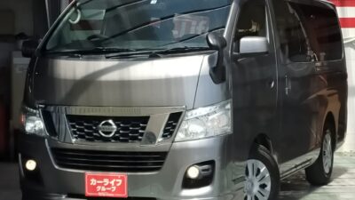 NV350　キャラバン　プレミアムGX　★人気のお仕事の相棒✨✨✨★キャラバンが人気のため入庫致しました♪雰囲気を引き締めるフロントリップスポイラー付！！外装仕上げ済みで快適にお乗り頂ける1台となっております！！！文句なしにたくさん積める荷台に快適性抜群の後席エアコン装備でいい車ですよ♪納車時タイヤ4本新品交換で安心の1台です♬ 　車検1年付