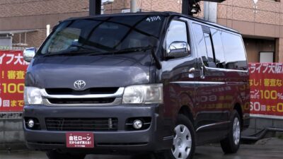 HIACE　ハイエースバン　スーパーGL　【200系の最上級グレード】　大人気グレード・スーパーGL再入荷❗❗　グレーメタリックのクールでカッコイイ外装カラー✨　レジャーやプライベート、お仕事でもマルチに使えます👏　フルセグTV・DVD視聴可のHDDナビ🌌　駐車も安心のバックカメラ搭載😉　なかなか入荷のないグレードですのでお急ぎください👀　早いもの勝ちです!(^^)!　《1年保証付》