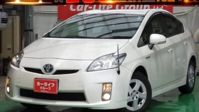 PRIUS   プリウス　S　　★人気のハイブリッド★人気の高い３０プリウス前期が再入庫致しました♫中間グレードーＳーで快適装備も満載です！！！色々使えるＳＤナビ装着済でお出かけにも便利な1台です！！！オシャレなプロジェクターヘッドライト付明るく照らします(#^^#)車検長めの4年11月まであります！！！