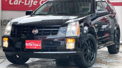 キャデラック　☆ＳＲＸ・３．６Ｌ☆人気アメ車メーカー・キャデラックのＳＵＶタイプ・フルタイム４ＷＤ！！最高出力２５８ｐｓ！！本革パワーシート＆シートヒーター付！！ラゲッジスペースの多機能収納有！！女性に大人気の機能パワートランク付！！パナソニックナビ・フルセグＴＶ視聴ＯＫ！！☆総合評価優良車☆車検２年付☆