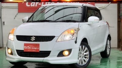 SWIFT   スイフト　ＸＬ　ワンオーナー☆　希少なＭＴ車☆　エアロ装着でスポーティな印象のスイフトです☆　初めてのＭＴ車、初めてのカスタムベース車などにもオススメしたい車両です！！　維持費も楽々1200ccです！　軽自動車では味わえないコンパクトカーならではの加速感を堪能してください♪　☆安心の車検二年付☆　