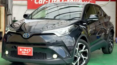 C-HR ★G・ハイブリッド★　🔥大人気コンパクトSUV待望の入庫🔥　最上級グレードG✨　トヨタ純正9インチSDナビ搭載！DVD、フルセグ走行中可！Bluetoothで音楽きけます♪　バックカメラやバック中に他の車両が来た時アラームがなるRCTAなど最新安全装備が多数Σ(ﾟДﾟ)　ハーフレザーのシートなど内装装備も豪華です！　シーケンシャルウィンカーで夜カッコいい！　★納車時タイヤ4本新品★　 ★総合評価優良車★　