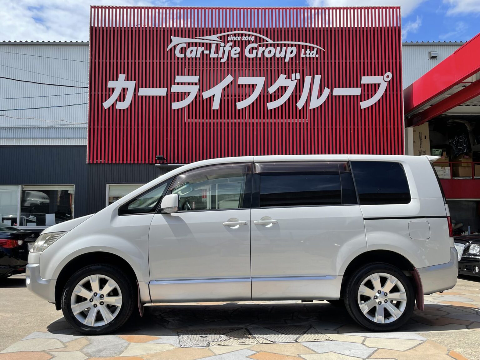 デリカD5☆4WD・Gパワーパッケージ☆💺7人乗りキャプテンシートタイプでウォークスルーも可能!!メ 自社ローン カーライフグループ福岡店 デリカD5☆4WD・Gパワーパッケージ☆💺7人乗りキャプテンシートタイプでウォークスルーも可能!!メ 自社ローン カーライフグループ福岡店
