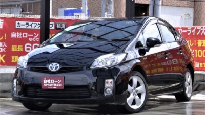 PRIUS　プリウス　Sツーリングセレクション　～30系 前期型～　お求めやすい価格で3代目プリウスお乗りいただけます🌈　スポーティースタイルのツーリングセレクションなので専用AWや2連LEDヘッドライトでカッコイイ😆　走行距離7万Km台❗　世界トップクラスのカタログ燃費38.0km/L🍀　TV・DVDにBluetoothAUDIO接続可能のメモリーナビや駐停車も安心のバックカメラ付いています💎　《1年保証付》　