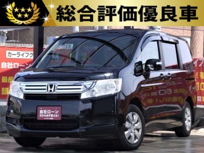 STEPWGN　ステップワゴン　L　【総合評価優良車】　大阪店人気のお手頃価格のミニバン💰　走行中フルセグTV･DVD視聴可能&大画面フリップダウンモニター💿📺　月々低価格ながらも、両側パワースライドドアやバックカメラ付きで利便性に特化しています🌟　また、ホンダ特有の低床設計や、3列目シートを床下収納可能なため大きなお荷物を積むことも簡単📦　車中泊に利用されるお客様も続出中です⛺　コストパフォーマンスに長けたオススメのファミリーカーです🤱　🌜大阪店専用HPにて360°画像💫&動画🎥を随時更新中❗carlifegroup.jp で検索🕵️‍♂️🌛《1年保証付》