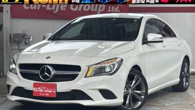 メルセデスベンツ　ＣＬＡ１８０　✨待望のＣＬＡ１８０福岡店初入庫！！内外装美車！！納車時新品タイヤ&車検2年付！！✨　純正メモリーナビ地デジフルセグ&バックカメラ&クルーズコントロール&ブレーキアシストシステム&ハーフレザーシート他純正ラグジュアリー装備多数！！夜間走行も快適なＨＩＤヘッドライト&クリアランスソナー！！アイドリングストップ付でＪＣ０８モード17.4㎞/ℓ燃費良好(^_-)-☆ 1600ccターボ車！！