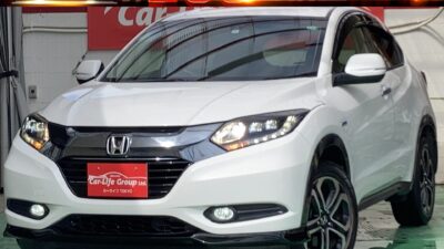 ヴェゼルHV　ハイブリッドX　✨低走行の5万キロ台✨　ホンダのコンパクトハイブリッドSUV！！スポーツ走行も楽しめるパドルシフト(^^♪　流麗なデザインと上質なインテリア、快活な走りを実現✨　純正インターナビ（ＤＶＤ/ＣＤ/Bluetooth/USB/HDMI/フルセグ）&バックカメラ付きなので装備も充実した一台になります(^^)/　☆車検5年10月まで☆