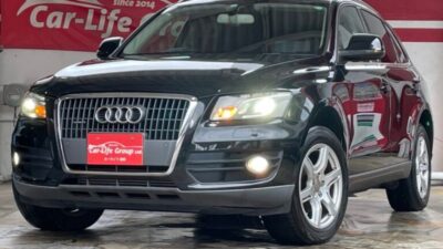 AUDI     アウディ　Ｑ5　2.0ＴＦＳＩ　クワトロ4ＷＤ　✨車検2年付&フルタイム４ＷＤ&ターボ車&総合評価優良車✨　人気のSUVアウディＱ５入庫！！🌈アウディらしいオシャレな外内装！！純正マルチナビ地デジフルセグ📺&バックカメラ📷&ＥＴＣ&ＨＩＤヘッドライト🔦等純正装備充実！！サイズ感もジャストサイズで街乗りも高速走行も快適なお車です( ^)o(^ )荷物の出し入れにも便利なパワーバックドア搭載😲！！☆