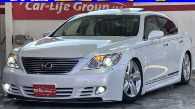 LEXUS  LS     レクサス　ＬＳ４６０　ﾊﾞｰｼﾞｮﾝＳ　Ｉパッケージ　✨社外フルエアロ&総合評価優良車✨　人気のLS460パール再入庫！！社外フルエアロ&サスコンローダウンで他とは違うかっこよさです( ^)o(^ )純正マルチ&黒革ーレザー電動パワーシート&サンルーフ装備！！ラグジュアリー感満載の装備(^_-)-☆