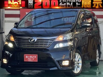 VELLFIRE    ヴェルファイア　３．５　✨Ｚ・Ｇエディション✨　★両側パワスラ・パワーバックドア・フリップダウンモニターなど欲しい装備が全部ついてます❕❕　ファーストクラスかのような2列目エグゼクティブパワーシートオットマン付き(^^♪ 最上級のくつろぎ空間が自慢の1台　ファミリーカーとしてもレジャー用としても幅広く活躍できるお車になります(^^)/ 嬉しい車検2年付&新品タイヤ4本装着でのご納車です！！