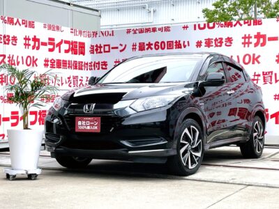 VEZEL    ヴェゼル　ハイブリッド　🌌コンパクトSUV🌌月々4万円台～🤩　純正インターナビ地デジBluetooth接続📺　7速デュアルクラッチトランスミッション＆パドルシフトで、スムーズな走り🚗　🌈リアシートはフラットに、なるのでラゲッジスペース広々で荷物沢山乗せれます！！✨ブレーキホールドも付いてます♪♪♪✨後期ＲＳ用１８インチＡＷ装着済🌈　車検2年付！！🚗福岡店専用HPでも在庫確認可能‼✨ 【carlifegroup.fukuoka.jp/】で検索🕵️‍♂️