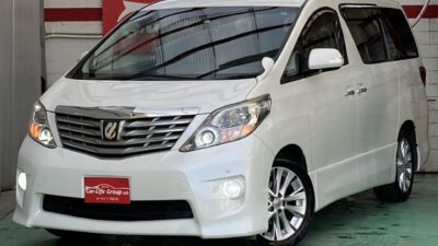 ALPHARD　アルファード　３５０Ｓ　Ｃパッケージ　上級グレード❕❕　☆総合評価優良車☆　両側パワースライドドア&パワーバックドア装備で使い勝手抜群✨　2列目パワーシート&オットマン付きエグゼクティブシートなので車内が豪華なくつろぎ空間に🎵　メーカーオプション8インチHDDナビ付き❕（CD、DVD、AUX、Bluetooth、フルセグTV走行中視聴可！)　