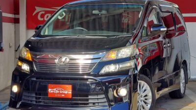 VELLFIRE　　ヴェルファイア　2.4Z　　人気の20ヴェルファイア黒！！後期型！！　☆総合評価優良車☆　7人乗りでも両側パワースライドで乗り降り楽々♪　2列目キャプテンシートでゆったり座れます♪♪♪　純正SDナビ　地デジフルセグ　純正フリップダウンモニター付き♪♪♪　高速走行も快適のビルトインETC！！☆車検2年付き☆