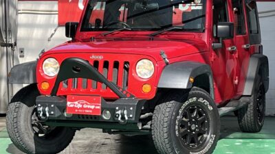 JEEP　WRANGLER　クライスラー　ジープ　ラングラー　アンリミテッド　スポーツ　✨待望のジープ・ラングラーがＴＯＫＹＯ店初入庫❕❕✨　🎵総合評価優良車＆車検２年付き🎵　🔥ジープフリーダムトップ＆パートタイム４ＷＤ＆社外フロントバンパー＆ジオランダータイヤ装着の本格カスタム車が月々6万円台～🔥　本格的なオフロードから街乗りドライブまでこなせる怖いものなしな本格派アメリカンＳＵＶです!(^^)!　屋根を取り外すとフルオープンなワイルドジープに大変身しちゃいます❕❕