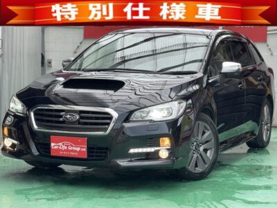 LEVORG　レヴォーグ　1.6GT　アイサイト　プラウドエディション　✨4WD✨　🔥特別仕様車🔥　　　　「安心で愉しい」クルマづくりのノウハウと最新技術を注ぎ込んだ、スポーツツアラー「レヴォーグ」✨　1600ｃｃの維持費の安さと走る楽しさを兼ね備えたターボの走りが魅力です🌈　特別装備には、17インチアルミホイール、クリアビューパック（フロントワイパーデアイサー、リヤフォグランプ）、運転席8ウェイパワーシート（1.6GTアイサイト プラウドエディションのみ）を装備🔥　カロッツェリアHDDナビ（CD、DVD、USB、Bluetooth、AUX、ミュージックサーバー、SD、地デジフルセグTV）🎶　駐車時に安心なバックカメラ&サイドカメラつき！　アイドリングストップ機能つきで燃費向上🌞　ガナドール製社外2本出しマフラー！低音が響いていい音を出してくれます✨ドライブが楽しくなること間違いなしです✨車検２年付