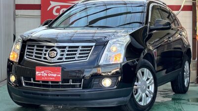 CADILLAC    キャデラック　SRX　クロスオーバー　ラグジュアリー　✨正規ディーラー車✨　✨上級グレード＆後期型✨　★４WD★　純正SDナビ（CD、AUX、USB、SD、Bluetooth、地デジフルセグTV）&クリアランスソナー付きバック、サイドカメラつき📸　🌟安心ラクラク駐車可能🌈　👑高級感あふれるインテリア！前席黒革シート！前席パワーシートにシートヒーターつき🔥　BOSEスピーカー搭載で一味違った音質🎶　高速道路で大活躍なクルーズコントロール&ETC付き！　🔥左ハンドル🔥　✨車検2年付✨