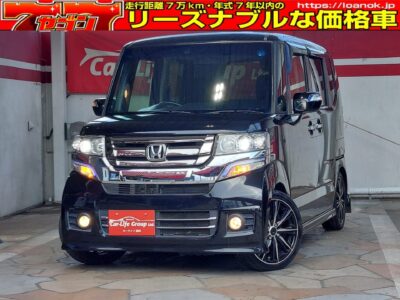 N-BOX　カスタム　G.Lパッケージ　🌈低走行4万キロ台🌈　⚡ダウンサス＆社外アルミホイール16インチで更にカスタム⚡　社外ナビ　DVD　CD　地デジフルセグ走行時視聴可能♪♪♪　Bluetooth接続可能！！　バックカメラで駐車ラクチン🎵　両側スライドドアで駐車場などの開閉がラクラク❕❕　　☆彡ボタンを押すだけで開閉できる左側パワースライドドア☆彡　HIDプロジェクターヘッドライト＆フォグで夜間でもピカッと明るく見えちゃいます🔦