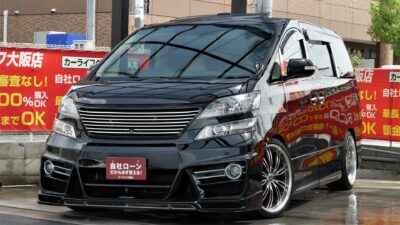 VELLFIRE　ヴェルファイア　3.5V　Lエディション　 入荷困難な希少グレード💣　エグゼクティブシートで高級感抜群🔱　RSR車高調&社外ホイールでスポーティな見た目🏁　両側パワースライドドア&パワーバックドアで乗り降りも荷物の積み降ろしも非常に便利📦　サンルーフ付きで開放的な室内🌞　純正フリップダウンモニターで後席でも退屈しません🎶　とにかくお問い合わせの多い車両です❗❗　次回入荷未定❗❗　早急にお問い合わせください💣　🌜大阪店専用HPも要チェック❗carlifegroup.jp で検索🕵️‍♂️　Instagram・Twitter・TikTokも随時更新中❗❗🌛《1年保証付》