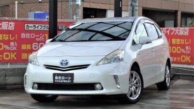 PRIUS α　プリウスα　G　～7人乗りタイプ～　走行中フルセグTV・DVD視聴可能でBluetoothAUDIO接続可能の高性能HDDナビ🌈　大変お待たせいたしました❗❗　お問い合わせが止まらない超人気車両がようやく入荷できました✨　カタログ燃費26.2km/Lのステーションワゴン⛽　クルーズコントロール&ビルトインETCでお出掛けの際に便利🗾　純正アルミホイール&スタッドレスタイヤお付けしますのでスキーやスノーボードなどウィンタースポーツの際でもお乗りいただけます⛄　🌜大阪店専用HPも要チェック❗carlifegroup.jp で検索🕵️‍♂️　Instagram・Twitter・TikTokも随時更新中❗❗🌛《1年保証付》