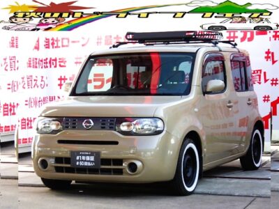 CUBE　キューブ　１５Ｘ　【カスタム】⛺人気急上昇・キャンプスタイル！！クラフトダンボールカラー車🌲新品ルーフキャリア＆ラック付・荷物は天井へ収納ＯＫ⛺足元はオシャレにホワイトリボンタイプペイントタイヤ✨周囲の注目度もＮｏ１✨コンパクトでも車内の広さは噂どおり👀通常の機能としてもコンパクトな小回り操舵もストレス無し✨男女問わず流行りのカラー・仕様に乗れる❕❕月々1万円台～ＯＫ🌞車検２年付✨🚗福岡店専用HPでも在庫確認可能‼✨ 【carlifegroup.fukuoka.jp/】で検索🕵️‍♂️