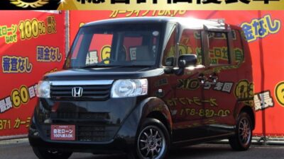 N-BOX　G・L パッケージ　✨総合評価優良車✨　✨車検2年付✨　✨純正GathersメモリーナビでワンセグTV、DVD視聴可能で安心のステアリングスイッチ✨　駐停車も安心のバックカメラ📷　床面が低く、両側スライドドア左側パワースライドドアなので老若男女問わず乗り降り楽々✨　スマートキー＆プッシュスタートで楽々発進✨　社外14インチアルミホイール装着で足元カッコよく決まっております✨　🌛TOKYO店専用HPにて更新中❗ carlifegroup.tokyo.jpで検索🕵️‍♂️🌛《1年保証》