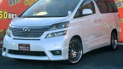 VELLFIRE　ヴェルファイア　3.5ZGエディション　✨大人気の上級グレード✨　✨車検2年付✨　後席エグゼクティブシートで高級感抜群✨　乗り降りラクチンな両側パワースライドドア🚪　パワーシートやオットマン💺パワーバックドアなど上級装備が多数👑　純正HDDナビ装備！地デジフルセグTV&DVD視聴可能✨　Bluetoothオーディオ接続可能でスマホ等から音楽を流せます📱　純正フリップダウンモニターで後席の人もTVやDVDが視聴できます👪　新品黒革風シートカバー＆新品のフロアマット装着😆　障害物センサー&バックカメラで見えにくい部分もカバーしてくれます📸　🌜TOKYO店専用HPにて更新中❗ carlifegroup.tokyo.jpで検索🕵️‍♂️🌛《1年保証付》