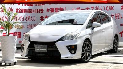 PRIUS　プリウス　Sツーリングセレクション　G’ｓ【特別仕様車グレード】【カスタム】＂走行７万ｋｍ台😊月々３万円台～購入ＯＫ😊＂内外装専用パーツを施した特別な１台✨専用フロント・リアエアロバンパー　専用マフラー　専用セミバケットシート　専用テールレンズ　専用フロアマット✨🔥イクリプス９インチナビ🗾ＤＶＤ💿Ｂｌｕｅｔｏｏｔｈ🎶📱📞フルセグＴＶ内蔵型📺走行中映像視聴可能🎵ハイブリッド車のスポーツコンバージョンタイプ🍃🏁納車時新品タイヤ装着🌈車検２年付🌈🚗福岡店専用HPでも在庫確認可能‼✨ 【carlifegroup.fukuoka.jp/】で検索🕵️‍♂️