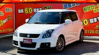 SWIFT　スイフト　スポーツSリミテッド　【特別仕様車】　オートマ車とは違う走りを楽しめる5速マニュアル車のスイフトスポーツが月々1万円台～　前席はレカロシート装着💺　後席シートを倒せばフラットになりますので大きなお荷物も運べます🎵　夜間走行も安心のHIDヘッドライト・フォグ装備👍　高速道路利用時に便利なETC付♪　走りも実用性も併せ持ったお車です😄　✨車検2年付✨　✨納車時タイヤ4本新品✨　🌛TOKYO店専用HPにて更新中❗ carlifegroup.tokyo.jpで検索🕵️‍♂️🌛《1年保証》