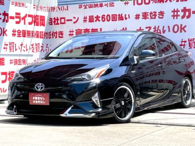 PRIUS プリウス　Ｓ【カスタム】⚡モデリスタタイプハーフ３点エアロ⚡バンパーデイライト付🔦WORK VARIANZA１8インチＡＷ装着済🔥カタログ燃費は驚異の37.2km/L⛽純正9インチＳＤナビ🗾ＤＶＤ💿Ｂｌｕｅｔｏｏｔｈ🎶📱📞フルセグＴＶ内蔵型📺走行中映像視聴可能👀ＬＥＤヘッドライト・ＬＥＤフォグ💡月々５万円台～ＯＫ👛内外装程度良好✨車検２年付🚗福岡店専用HPでも在庫確認可能‼✨【carlifegroup.fukuoka.jp/】で検索🕵️‍♂️