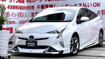 PRIUS プリウス　Aプレミアム・ツーリングセレクション【カスタム】＂最上級グレード＂福岡店再入庫＂💎モデリスタハーフ３点エアロ・デイライト付💎💪純正ＳＤナビ🗾Ｂｌｕｅｔｏｏｔｈ🎶📱📞地デジＴＶ内蔵型📺シートヒーター付き🔥の本革シートで高級感ＵＰ💺運転席パワーシート💺Toyota Safety Sense ・レーダークルーズコントロール🌈燃費Ｎｏ①・ＪＣ０８モード・カタログ燃費３７．２ｋｍ／Ｌ🍃機能多数の最上級グレード💎車検２年付🌈🚗福岡店専用HPでも在庫確認可能‼✨【carlifegroup.fukuoka.jp/】で検索🕵️‍♂️