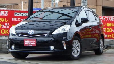 PRIUS　プリウスα　S　～3列シート7人乗りtype～　ハイブリッド×スペースで人気のアルファ💎　フルセグTV・DVD視聴可能でBluetoothオーディオ接続可能の社外SDナビ🎵　バックカメラで駐停車も安心🙌　人数が乗る場合もお荷物等を載せる場合にも両使いできて便利です📦　抜群の燃費性能で普段の運転もノンストレスですね😉　🌜大阪店専用HPも要チェック❗carlifegroup.jp で検索🕵️‍♂️　Instagram・Twitter・TikTokも随時更新中❗❗🌛《1年保証付》