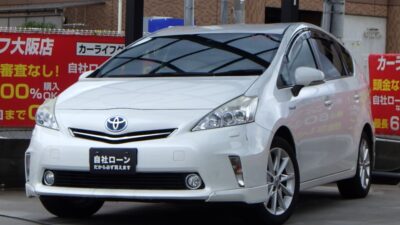 PRIUS　プリウスα　Sツーリングセレクション　【ハイブリッド×スペース】　～3列シート7人乗りtype～　抜群の燃費性能に広く使える車内で人気あります🙌　純正8インチのHDDナビでフルセグTV・DVD視聴可能はもちろんBluetoothオーディオも接続可能です📱　バックカメラ、ドライブレコーダー搭載で走行も安心😎　人数も乗れる車で燃費も良い車をお求めの方はお勧めです🍃　🌜大阪店専用HPも要チェック❗carlifegroup.jp で検索🕵️‍♂️　Instagram・Twitter・TikTokも随時更新中❗❗🌛《1年保証付》