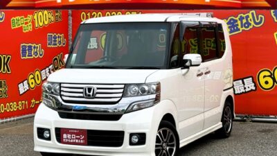 N-BOX　カスタム　G　SSパッケージ　【特別仕様車】人気車種Nシリーズ・ハイトワゴン・人気のパールカラー😍なんと❗納車時に新品タイヤ4本装着😍🌟両側パワースライドドア付きでお買い物の際にも超便利です🌟純正メモリーナビ🗾DVD 地デジ Bluetoothでの通話も可能📞バックカメラやETCも装着済み🌟万が一の際も安心のドライブレコーダーも付いてます👌ECOなアイドリングストップ機能付🌍🌛TOKYO店専用HPにて更新中❗ carlifegroup.tokyo.jpで検索🕵️‍♂️🌛《1年保証》