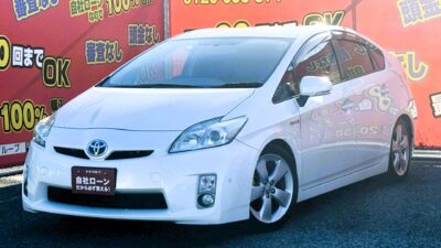 PRIUS　プリウス　S　【カスタム】大人気ハイブリットカー✨　車高調＋純正ツーリング用17インチアルミホイール装着👍　🍃カタログ燃費・ＪＣ０８モード３０．４ｋｍ／Ｌの低燃費🍃　メーカーオプションHDDナビ🗾　地デジフルセグTV📺DVD📀走行中にもご視聴可能です😆Bluetooth接続でスマホから音楽再生可能です📶　スマートキー&プッシュスタート付きなのでエンジン楽々スタート！✨　駐車時に安心のバックカメラ付き👀　高速道路で便利なETC＆クルーズコントロール装備🚗　ＨＶバッテリーも１年保証付😊　🌛TOKYO店専用HPにて更新中❗ carlifegroup.tokyo.jpで検索🕵️‍♂️🌛《1年保証》